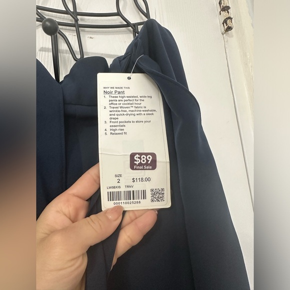 Lululemon wide leg pant - size 2 - Picture 2 of 5